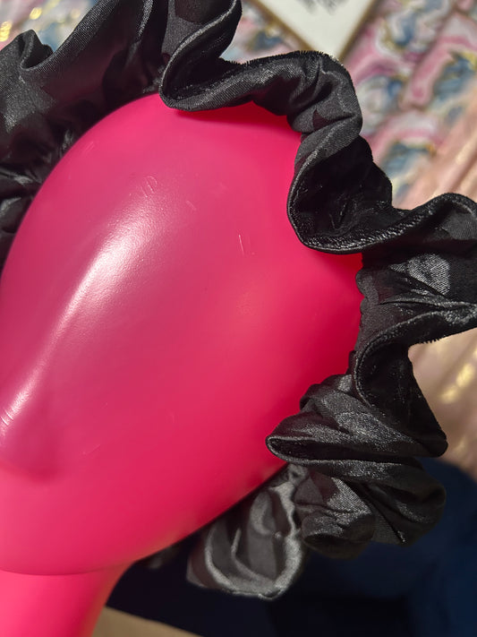 🖤 Velvet Noir Bonnet