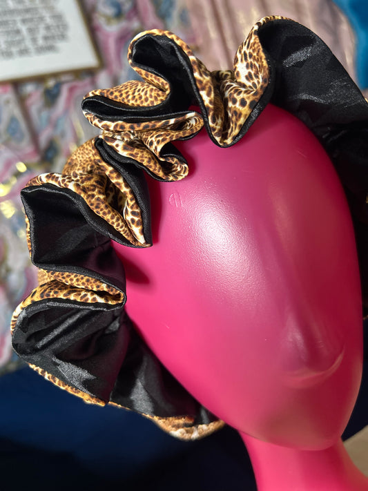 🐆 Cheetah Satin Bonnet